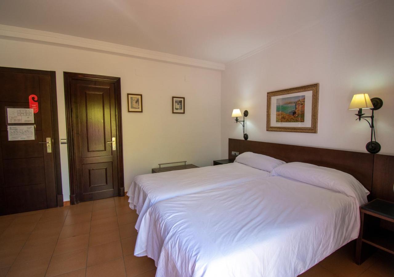 Hotel Del Carmen برادو ديل ري المظهر الخارجي الصورة