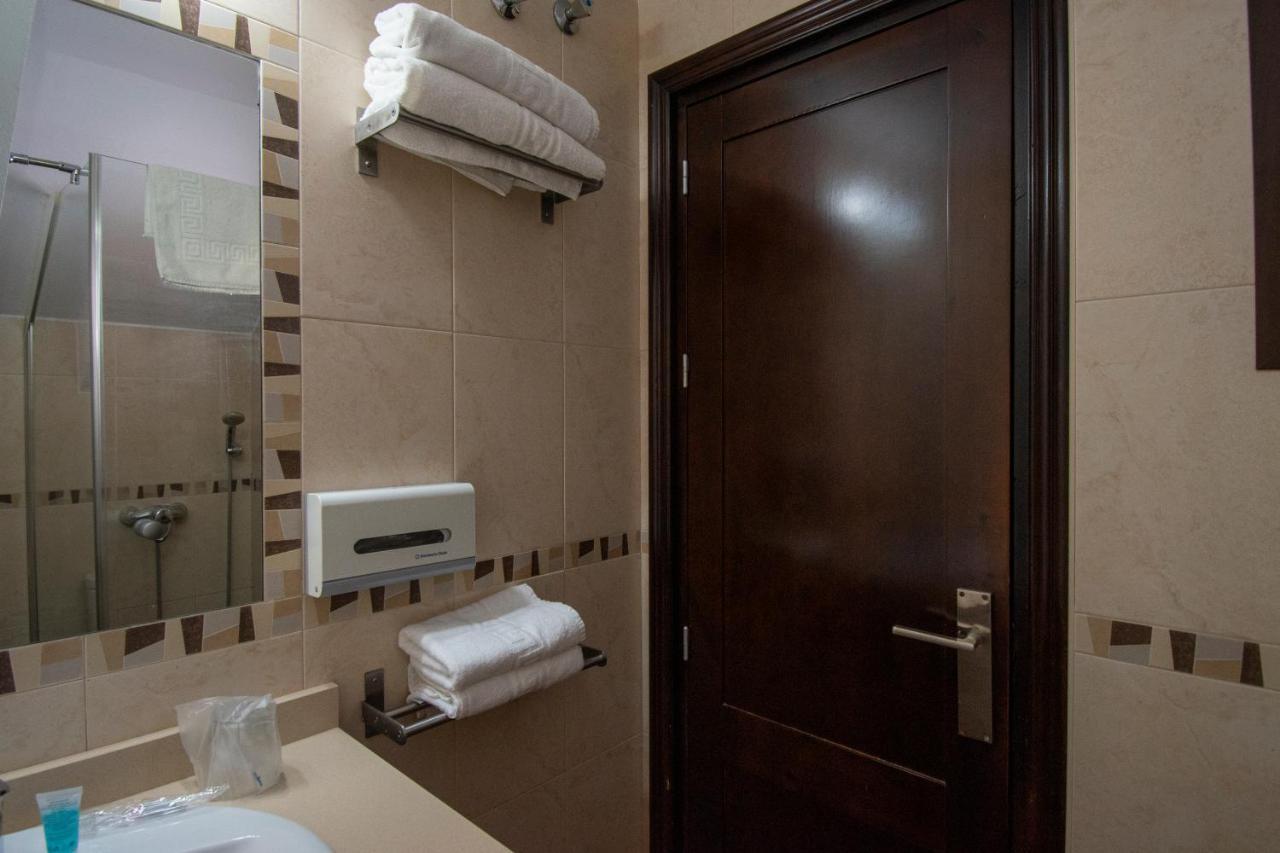 Hotel Del Carmen برادو ديل ري المظهر الخارجي الصورة
